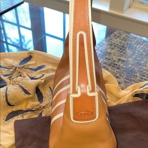 Vintage Tod's cognac and Cream Leather Shoulder Bag